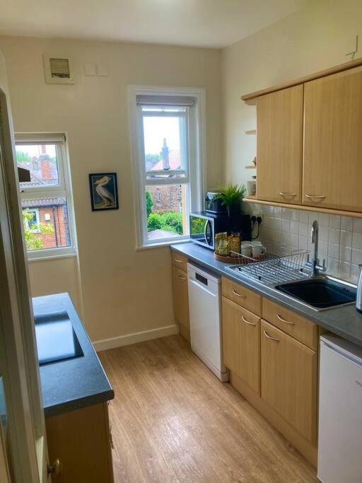 Spacious & Bright 3 Bed Harrogate Apartment מראה חיצוני תמונה